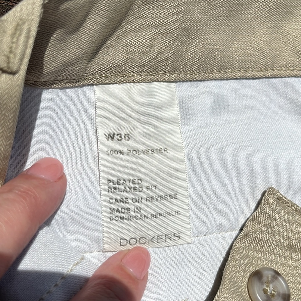 Dockers Golf khaki pleated shorts size 36 - Picture 4 of 6